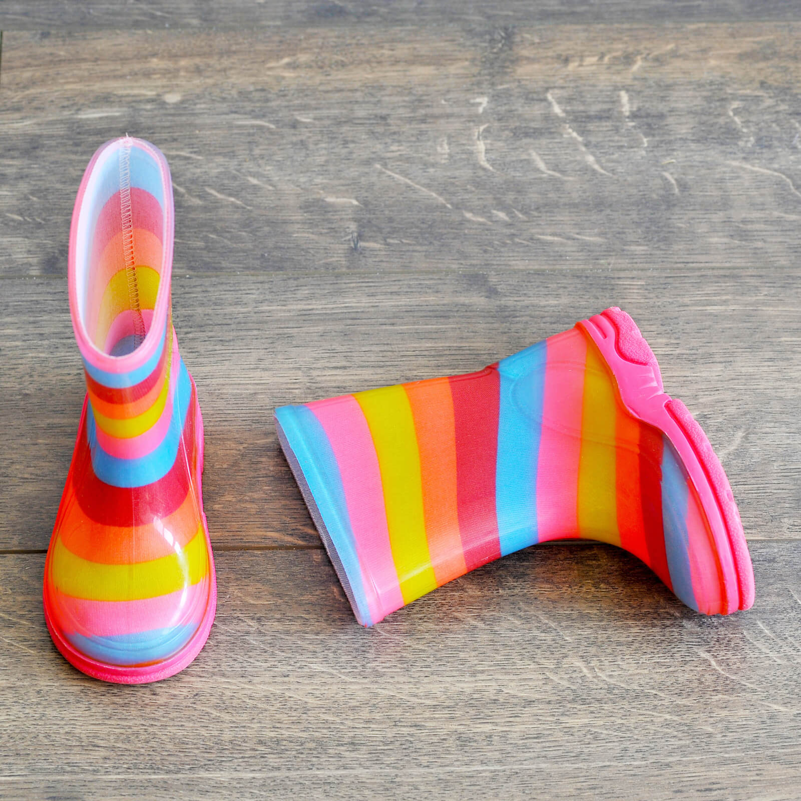lv_faqs2_1600x1600 Rain shoes on vinyl flooring | Custom Floors